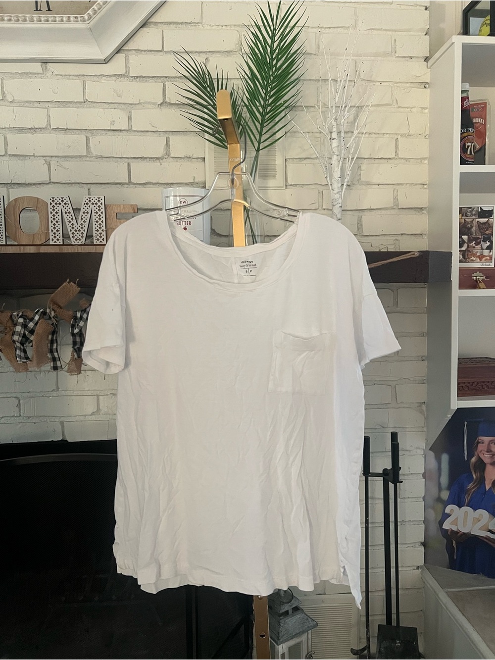 Old Navy Women's White Short Sleeve Pocket Tee